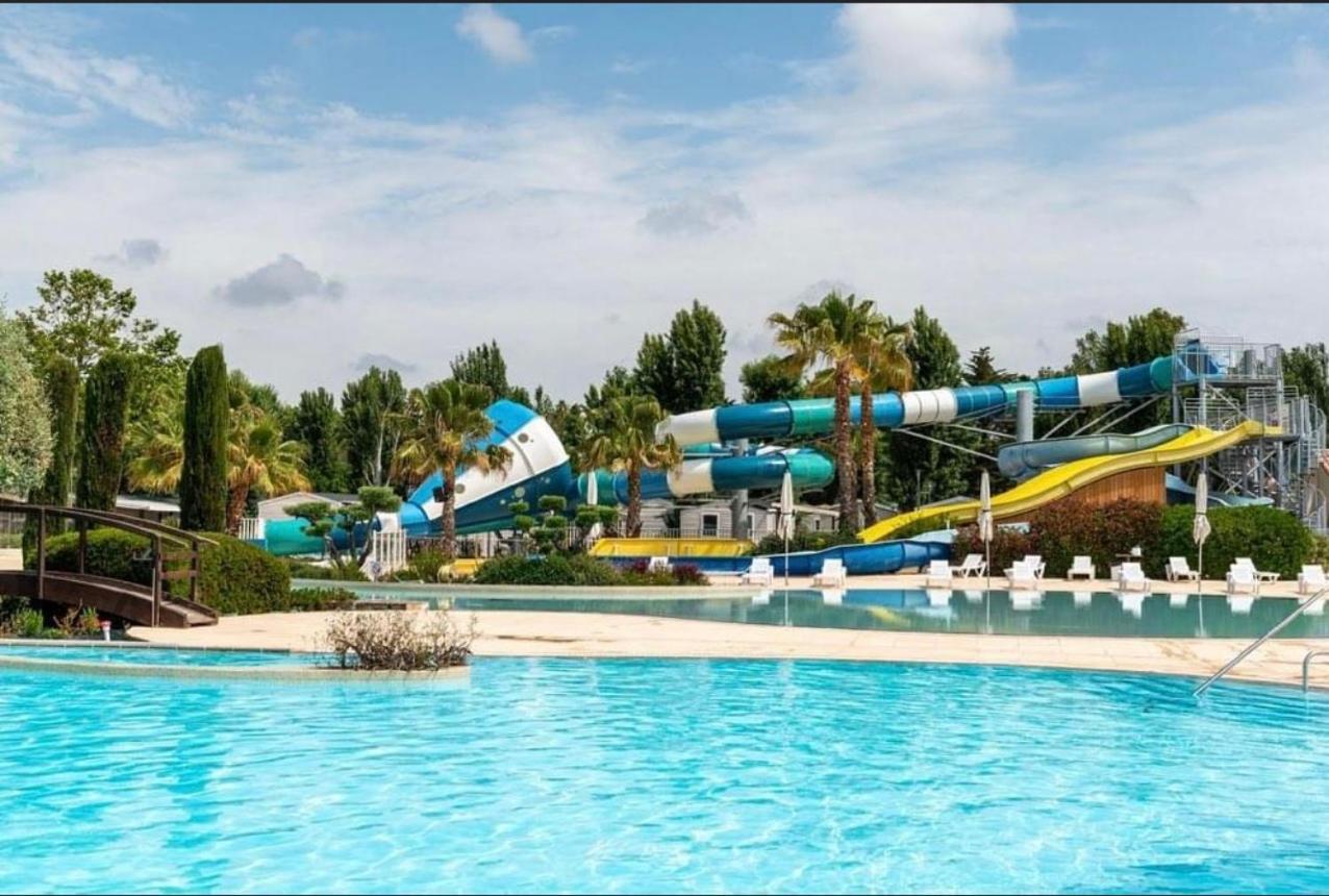 Mobilhome Vias Plage Dans Camping Exterior foto