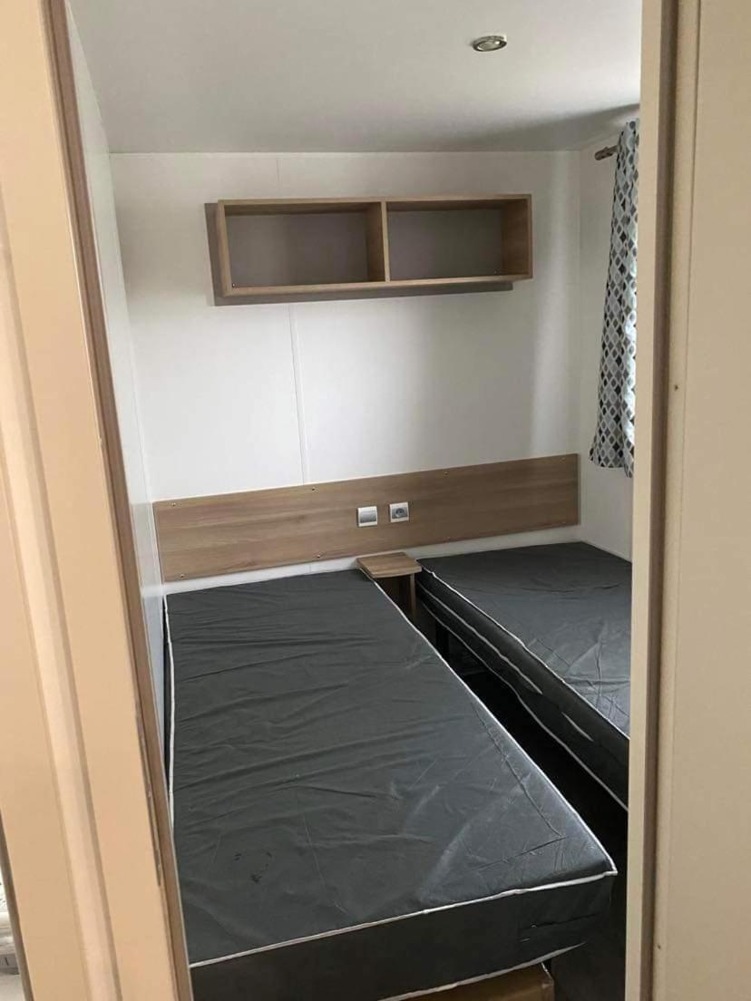 Mobilhome Vias Plage Dans Camping Exterior foto