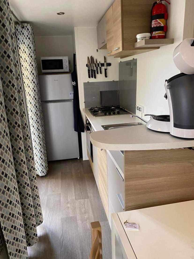 Mobilhome Vias Plage Dans Camping Exterior foto