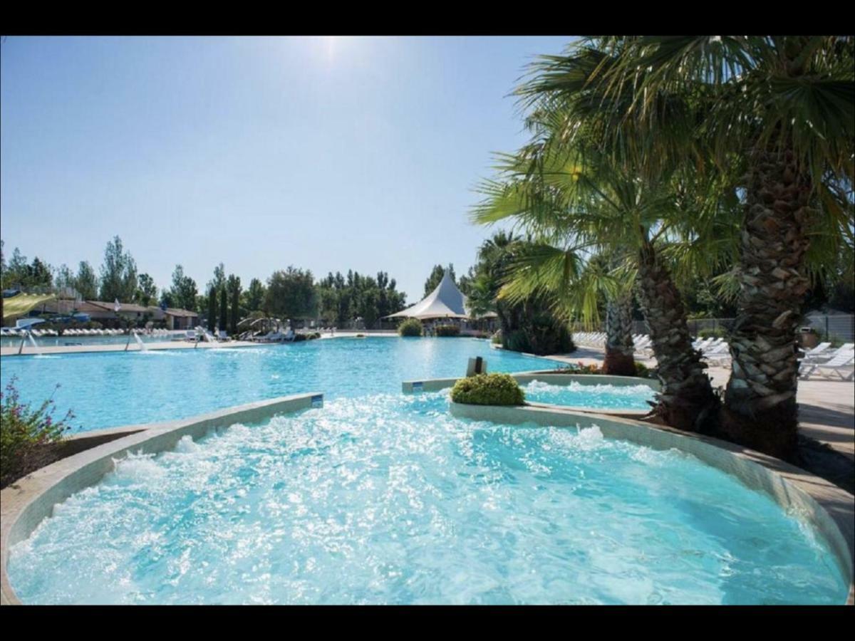 Mobilhome Vias Plage Dans Camping Exterior foto